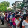 Kisah Emak-Emak di Palembang Berburu Minyak Goreng Murah: Antre Panjang, Berdiri Lama