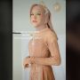 Akibat Tak Ada Model Perempuan, Viral Transformasi Pria Didandani Pakai Gaun dan Hijab Bikin Kaget