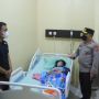 Kapolda Sulawesi Utara Irjen Pol Mulyatno Menjenguk Korban Panah Wayer
