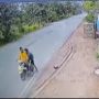 Gagal Maling Helm, Dua Pria Ini Berujung Dilempar Piring Kaca Berisi Nasi Panas