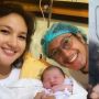11 Potret Baby Djiwa Anak Nadine Chandrawinata, Dimas Jadi Papa Siaga!