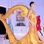 Melihat Parade Busana Unik Moschino di Milan Fashion Week 2022