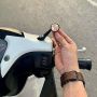 Bikin Kaca Spion Motor Tetap Kinclong? Cukup Pakai 3 Bahan Ini Saja