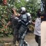 Viral Pria Berkostum Robocop Ditangkap Satpol PP, Ternyata Gara-gara Ini