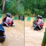 Menyentuh Hati, Suami Dorong Motor Terjang Banjir Tanpa Turunkan Anak dan Istri: Perempuan Bersama Pria Tepat