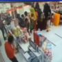 Prank Terheboh! Ibu-ibu Lari ke Kasir Minimarket Setelah Truk Box Minyak Goreng Datang, Endingnya Bikin Ngakak