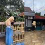 Cowok Beli Boneka Beruang Jumbo Buat Kado 2 Bulan Pacaran, Publik Menyindir: Mak Lo Udah Dikasih Apa?