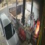Viral Bocah Cekatan Padamkan Api yang Nyaris Buat Rumahnya Kebakaran, Aksinya Terekam CCTV