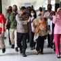 Kisah Haru Kapolres Banjarnegara Jemput Nuzailla Bocah 17 Bulan Penderita Tumor Mata