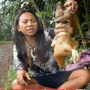 Siapa Dede Inoen? Sosok YouTuber Pemakan 'Raja Jin' yang Viral di Media Sosial