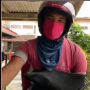 Tak Ingin Bikin Konsumen Takut, Ojol Ini Beli Tangan Palsu untuk Tutupi Cacat Fisiknya