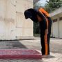 Viral Anak Sekolah Bikin Video Roll Depan, Pas Jilbabnya Terlepas Bikin Warganet Syok: Kukira Cahyani
