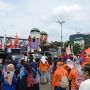 Gedung DPR RI Digeruduk Buruh Perempuan Demo International Women's Day 2022, Raisa Turun Tangan