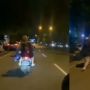 Viral Cewek Ngamuk pas Bonceng Motor, Buang Helm lalu Nekat Lompat, Malah Panen Cibiran, Kenapa?