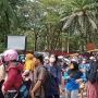 Warga Makassar Harus Antre 4 Jam Demi Mendapatkan Minyak Goreng Murah