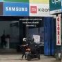 Sejoli Cekcok di Pinggir Jalan sampai Banting HP, Cowok Langsung Gas Motor Tinggalkan Ceweknya