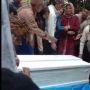 Jenazah Jamaludin Korban Serangan OPM Tiba di Rumah Duka, Pemakaman Diwarnai Isak Tangis Keluarga