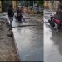 Pemotor Santuy Ugal-Ugalan Terobos Lewati Jalan yang Baru Dicor, Publik Emosi: Cocok Jadi 'Tumbal Proyek'