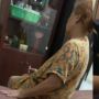 Dapat Kejutan Hadiah Ponsel Impian, Ibu Menangis Peluk Putranya, Videonya Bikin Haru