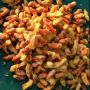 Viral Keripik Cabai Pedas Menggigit, Publik Salfok dengan Tangan Pembuat