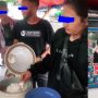 Tampil Beda, Viral Pemuda Makan Es Buah Pakai Nasi Tuai Perdebatan