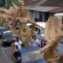 Pawai Patung Anyaman Bambu di Bali