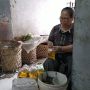 Pedagang dan Pembeli Kompak Keluhkan Kelangkaan Minyak Goreng di Semarang