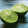 6 Manfaat Jeruk Nipis untuk Kesehatan Kulit Wajah, Ampuh Atasi Jerawat!
