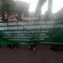 Demo di Gedung ASEAN, Puluhan Emak-emak Desak Kapolri Tangkap Menag Yaqut karena Tuduhan Penodaan Agama