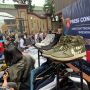 Setelah Mobil dan Motor, Koleksi Baju Serta Gepokan Uang Doni Salmanan Dipajang Polisi