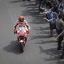 Bandelnya Marc Marquez: Bikin Jejak di Aspal Buat Membalas Sambutan Penggemar