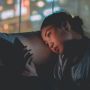 5 Dampak Buruk Stalking Akun Mantan setelah Putus, Hanya Buang-buang Waktu!