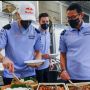 Menjamu Pebalap MotoGP dan Tim Gresini Rancing, Sandiaga Uno Promosi Telur Balado Khas Minang