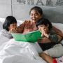 5 Manfaat Membacakan Dongeng pada Anak, Sarana Menegur Lewat Cerita
