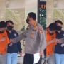Doni Salmanan Terekam Adu Salam 'Tos' dengan Polisi, Warganet Harap-Harap Cemas