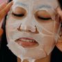 Ingin Punya Glass Skin seperti Wanita Korea? Coba 10 Step Skincare Ini!