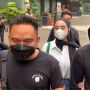 Dinan Fajrina Bawa Bingkisan Spesial saat Jenguk, Doni Salmanan Girang