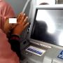 Viral Wanita Lemas Lihat Layar ATM, Saldo Rekening Ludes Dibobol Penipu Berkedok Undian Bank