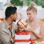 Lelaki, Ini Dia 3 Tanda Perempuan Sulit Move On Darimu! Mau Ajak Balikan?