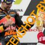 CEK FAKTA: Viral Foto Jokowi Beri Minyak Goreng pada Juara MotoGP Mandalika Miguel Oliveira, Benarkah?