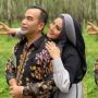 18 Tahun Menikah, Intip 5 Potret Harmonis Elma Theana dan Suami