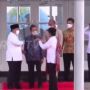 Momen Kikuk Prabowo Depan Jokowi Gegara Kopiah Dan Topi, Warganet: Mereka Aja Adem, Kok Pemilihnya Pada Berantem