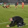 Momen Menyayat Hati Usai Aljazair Gagal ke Piala Dunia 2022, Pelatih Bersujud Sambil Menangis