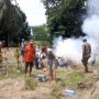 Melongok Tradisi Bersih-bersih Makam Warga Banyuwangi Jelang Ramadhan