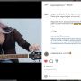 Rose BLACKPINK Pakai Gitar Buatan Warga Indonesia, Terpampang di Majalah Kelas Dunia