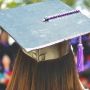 Ngakak, Mahasiswa Sibuk Berdandan saat Rektor Beri Sambutan di Acara Wisuda Online