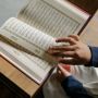 Bolehkah Baca Al Quran Tanpa Wudhu? Begini Penjelasannya