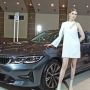 BMW 320i Sport Mengaspal di IIMS Hybrid 2022