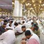 Buka Puasa Bersama Tanpa Ngobrol Diterapkan di Masjid Nabawi Madinah
