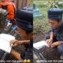 Datang Nyekar ke Makam, Pria Ini Bukannya Bawa Yasin Malah Baca Ini, Warganet Bingung: Mau Ketawa Atau Respect